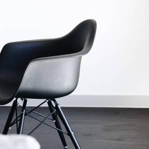 Black Eaves Chair